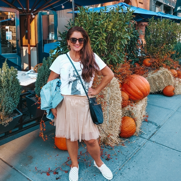 Hi, I'm Shannon 🤎 - Picture 5 of 5